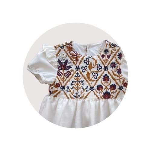 04 vestido infantil pala bordada saia lisa off white