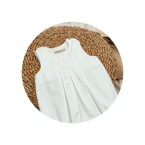 04 jardineira bebe pregas fustao branco