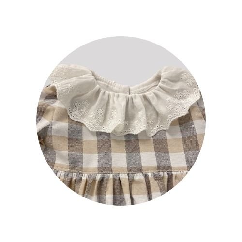 05 vestido bebe gola bordado ingles vichy bege