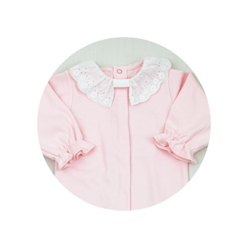 07 macacao bebe gola bordado ingles rosa