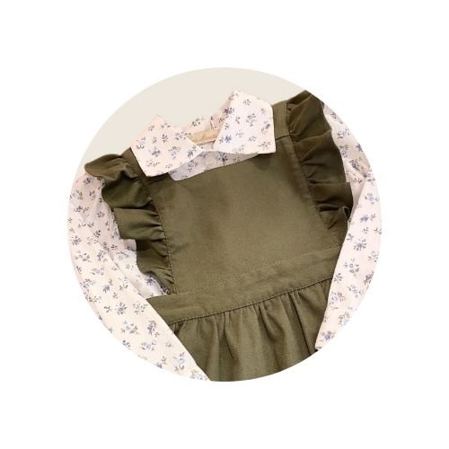 01 salopete infantil babados sarja verde